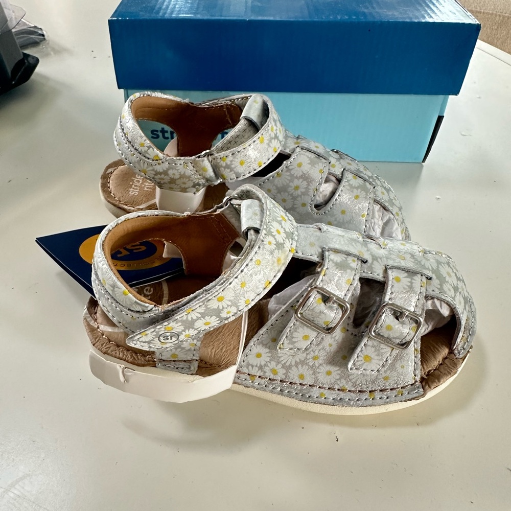 Stride Rite Light Blue and Yellow Kids Sandals Size 8W